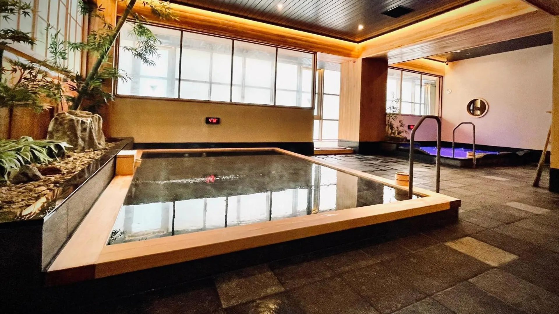 Отель Capsle Hatago Akasaka Spablic Inn Токио