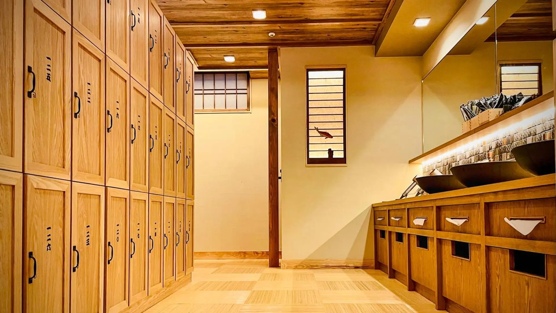 Capsle Hatago Akasaka Spablic Inn Токио Япония