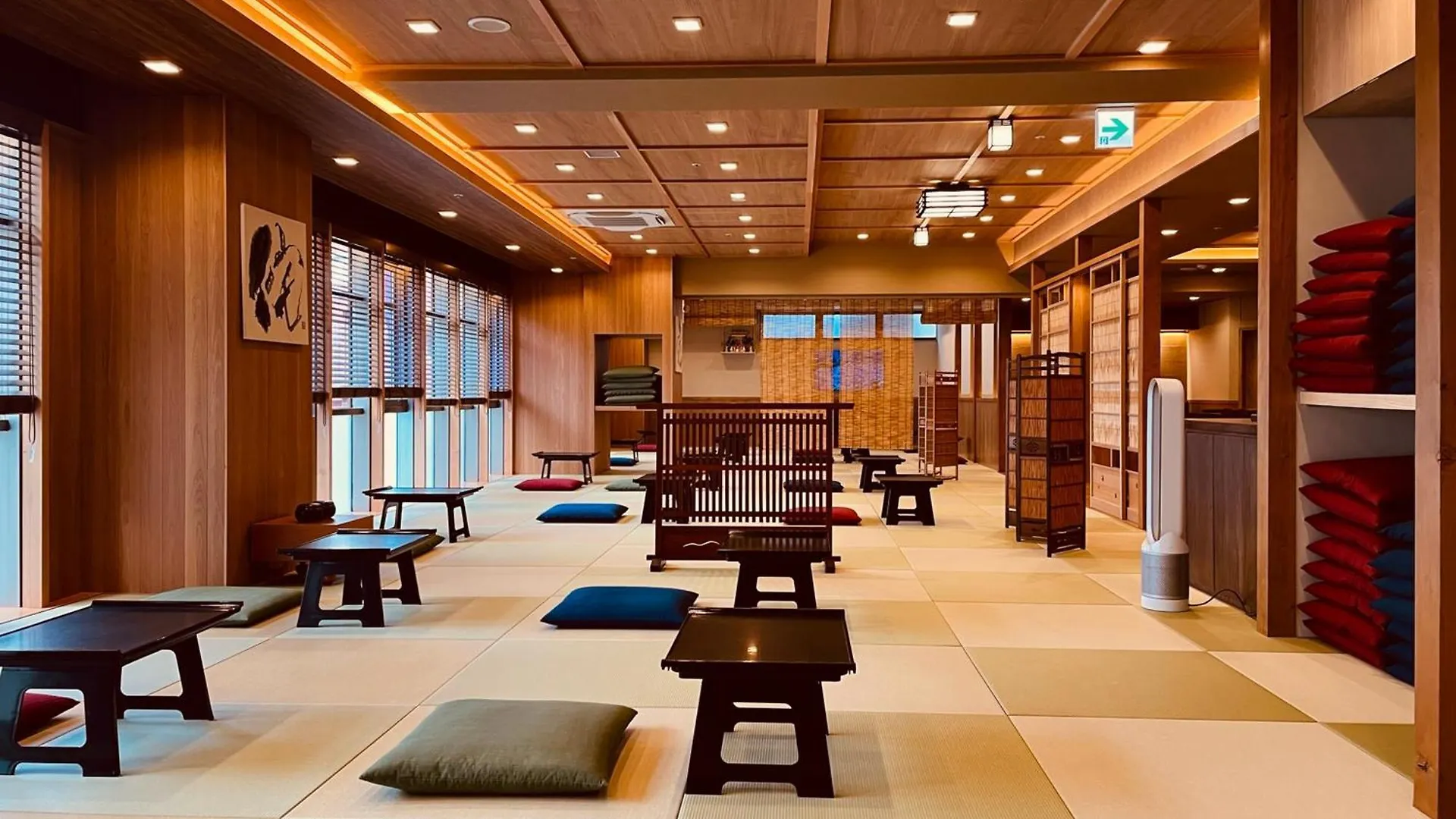Capsle Hatago Akasaka Spablic Inn Токио 2*,  Япония