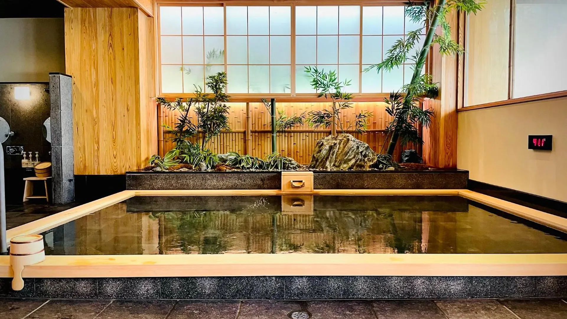 ** Отель Capsle Hatago Akasaka Spablic Inn Токио Япония
