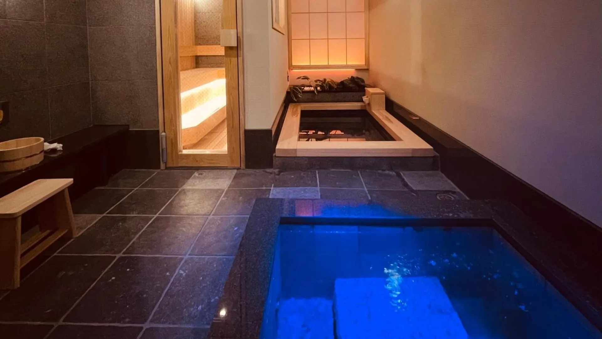 Capsle Hatago Akasaka Spablic Inn Токио Отель