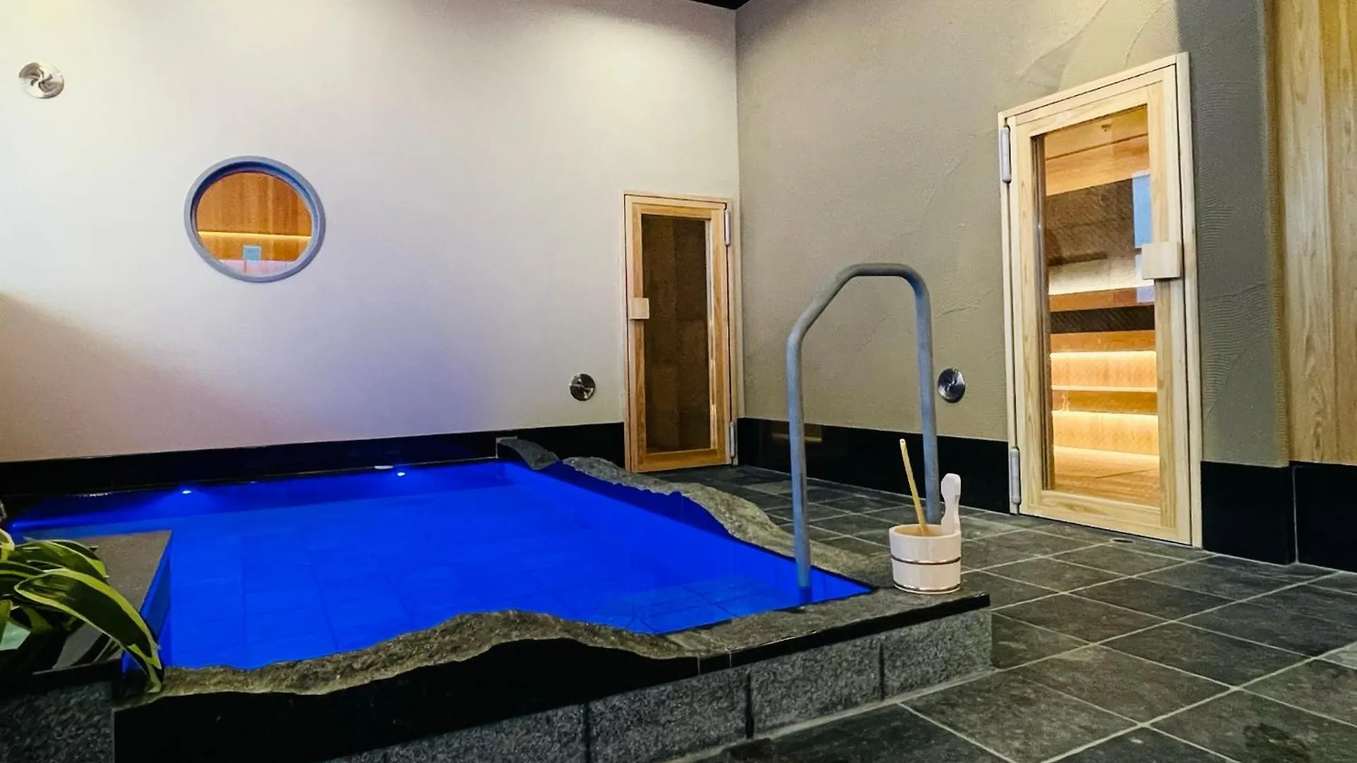 Capsle Hatago Akasaka Spablic Inn Токио Отель