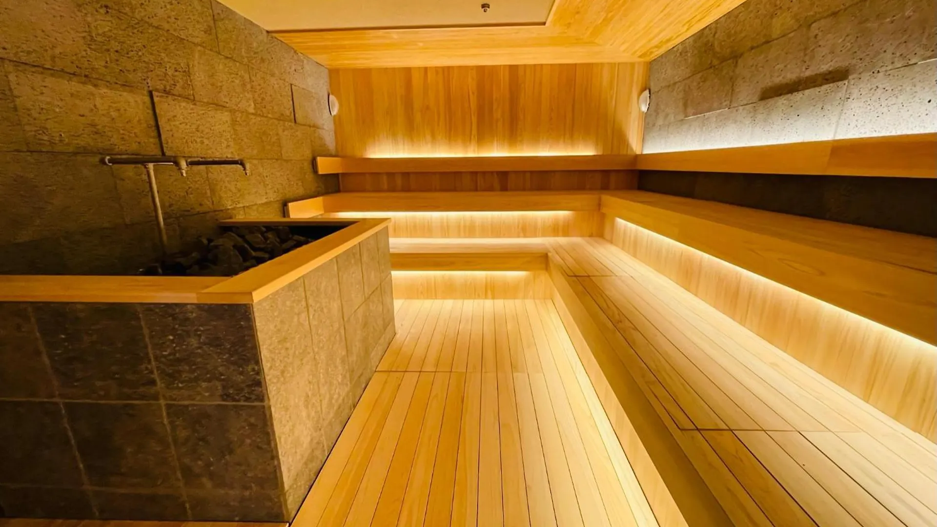 Capsle Hatago Akasaka Spablic Inn Токио 2*,  Япония